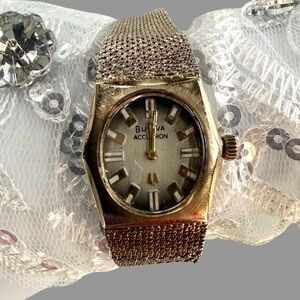 Bulova Accutron Vintage Gold Tone Watch Adjustable Mesh Band Working
